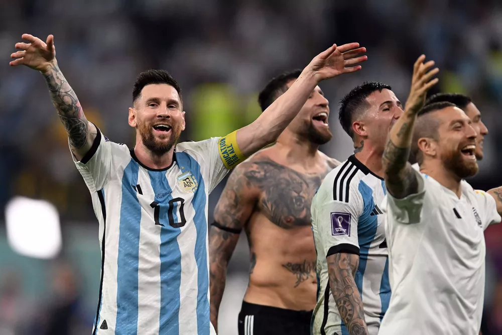 Messi by Telam