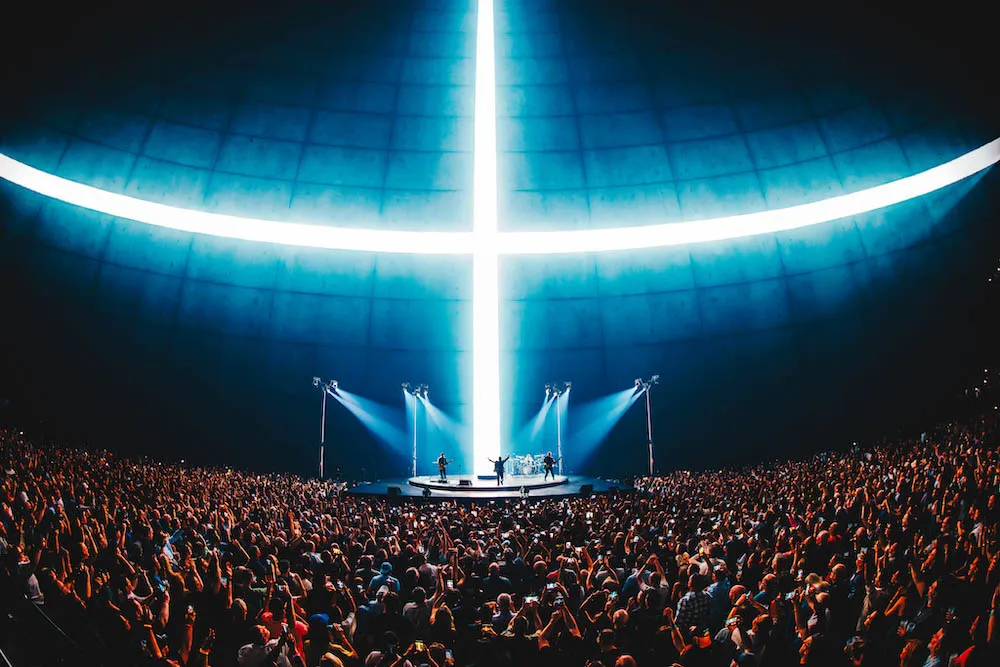 u2-sphere-debut-live-1696078866