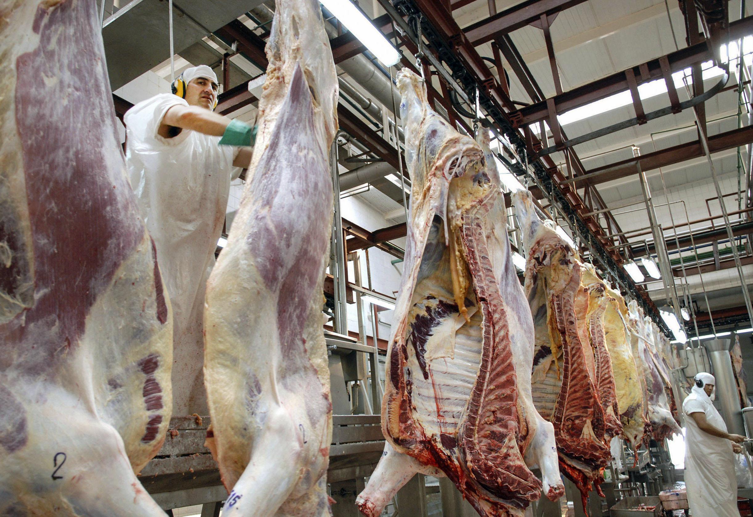 Empresarios advierten posible aumento del 40 por ciento en la carne