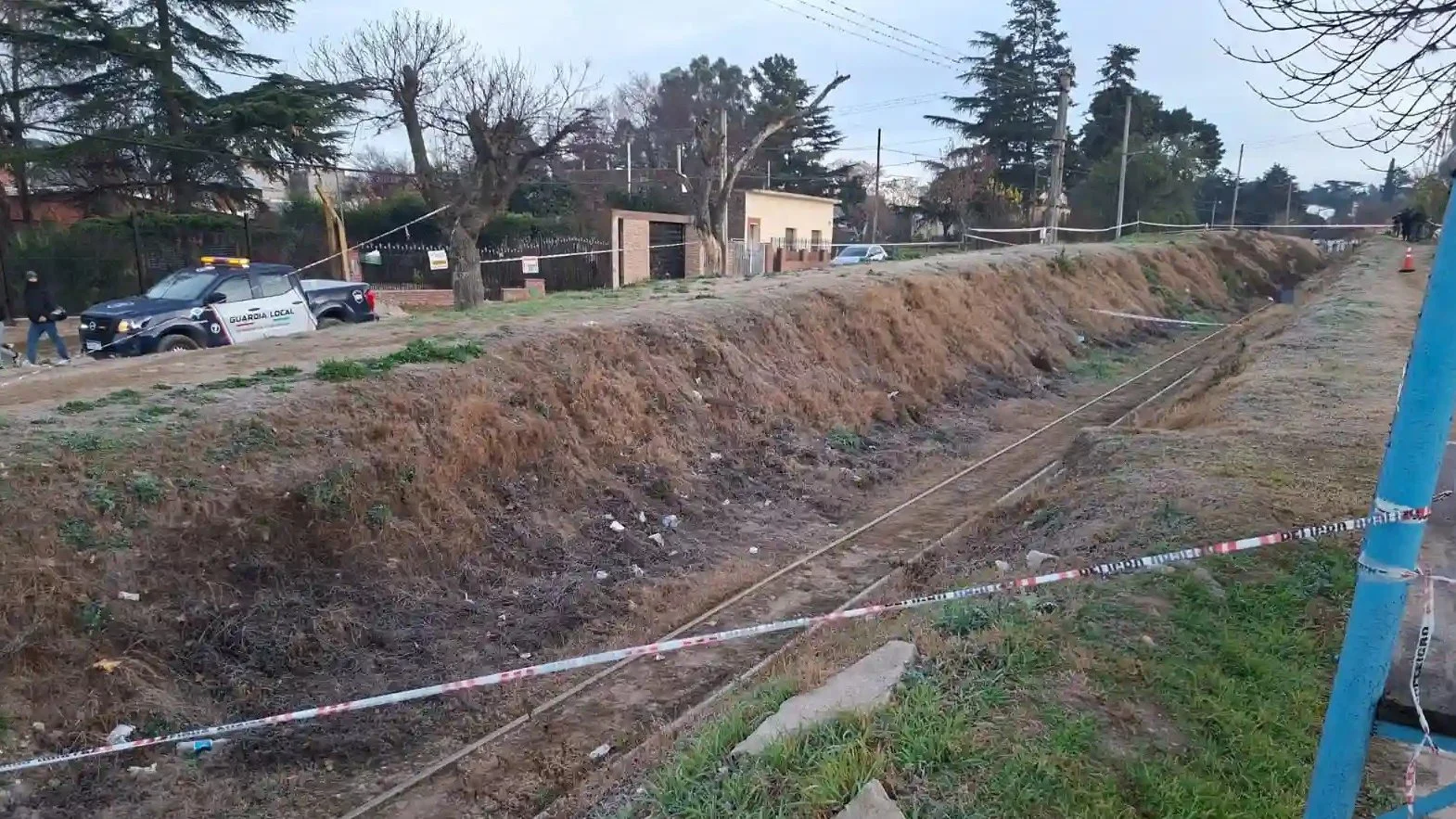 Tragedia en La Falda: dos personas murieron tras ser arrolladas por el Tren de las Sierras thumbnail