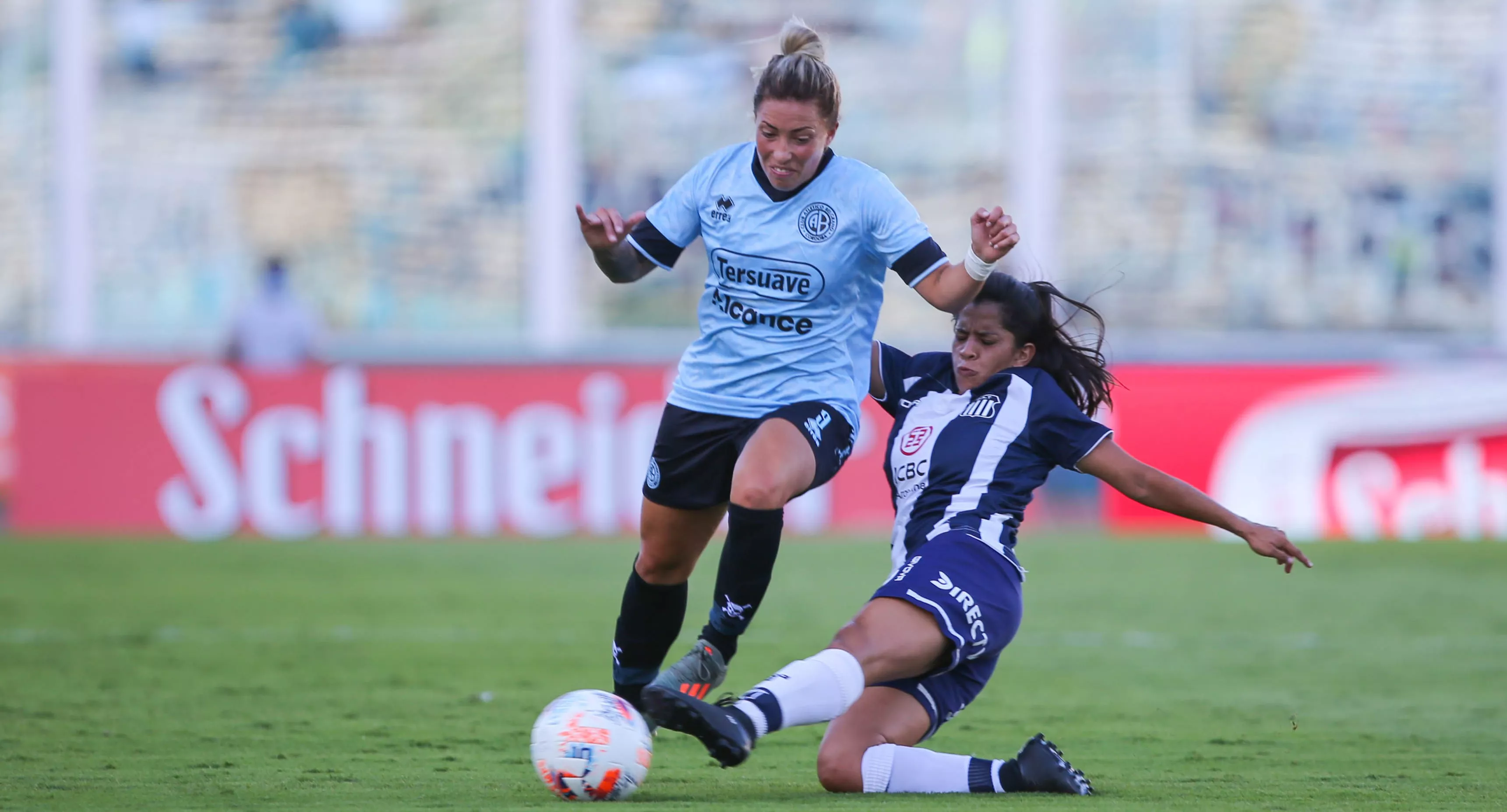 Belgrano le ganó a Talleres en el primer superclásico femenino en el Kempes