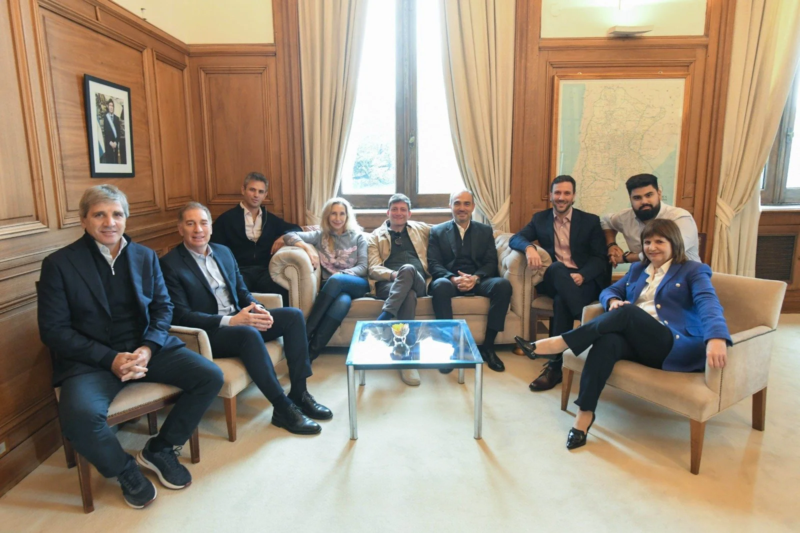 Con Karina Milei a la cabeza, la Mesa Política del oficialismo se reunió en la Casa Rosada thumbnail