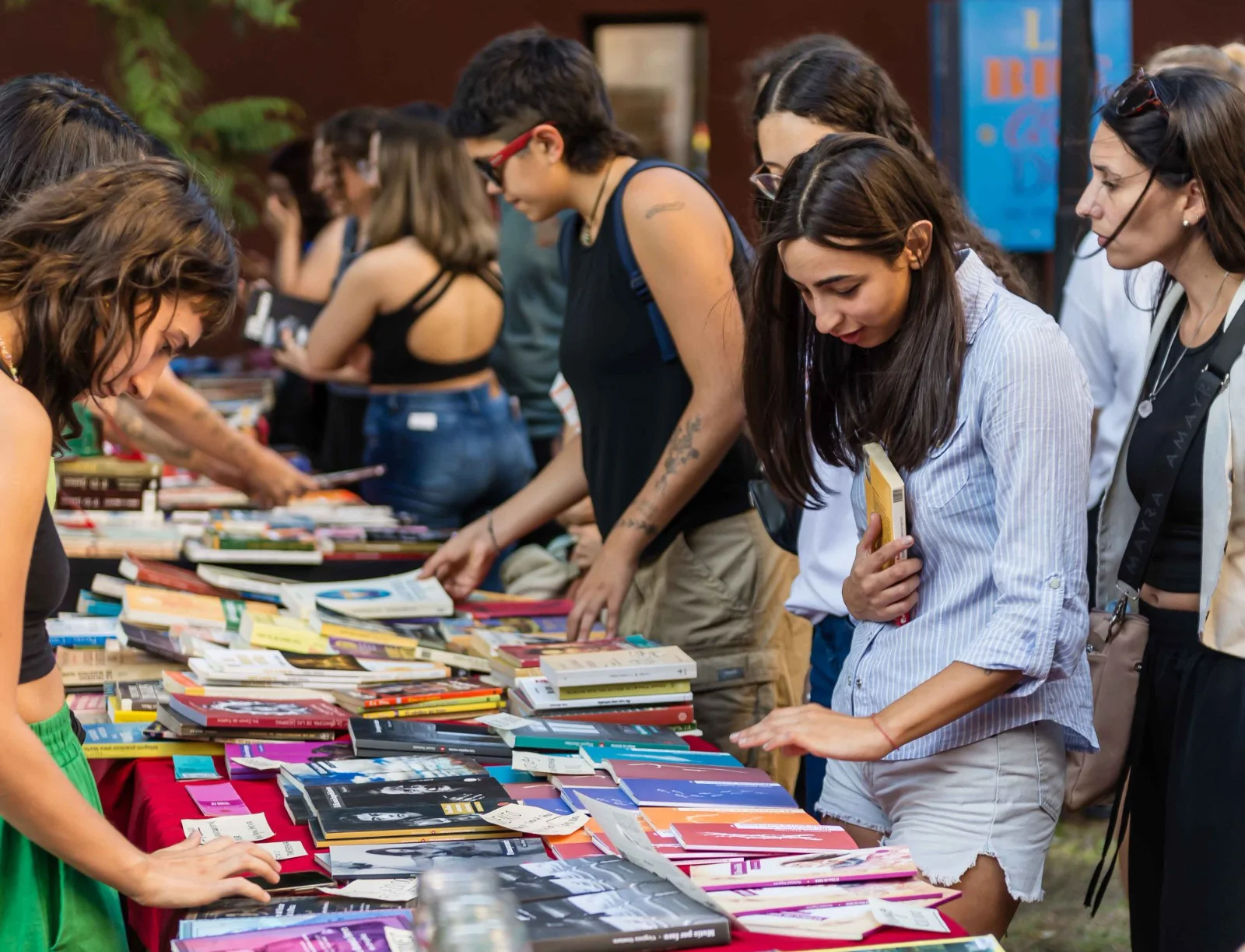 El Gobierno impulsa la derogación de la Ley del Libro: fuerte rechazo de librerías y editoriales thumbnail