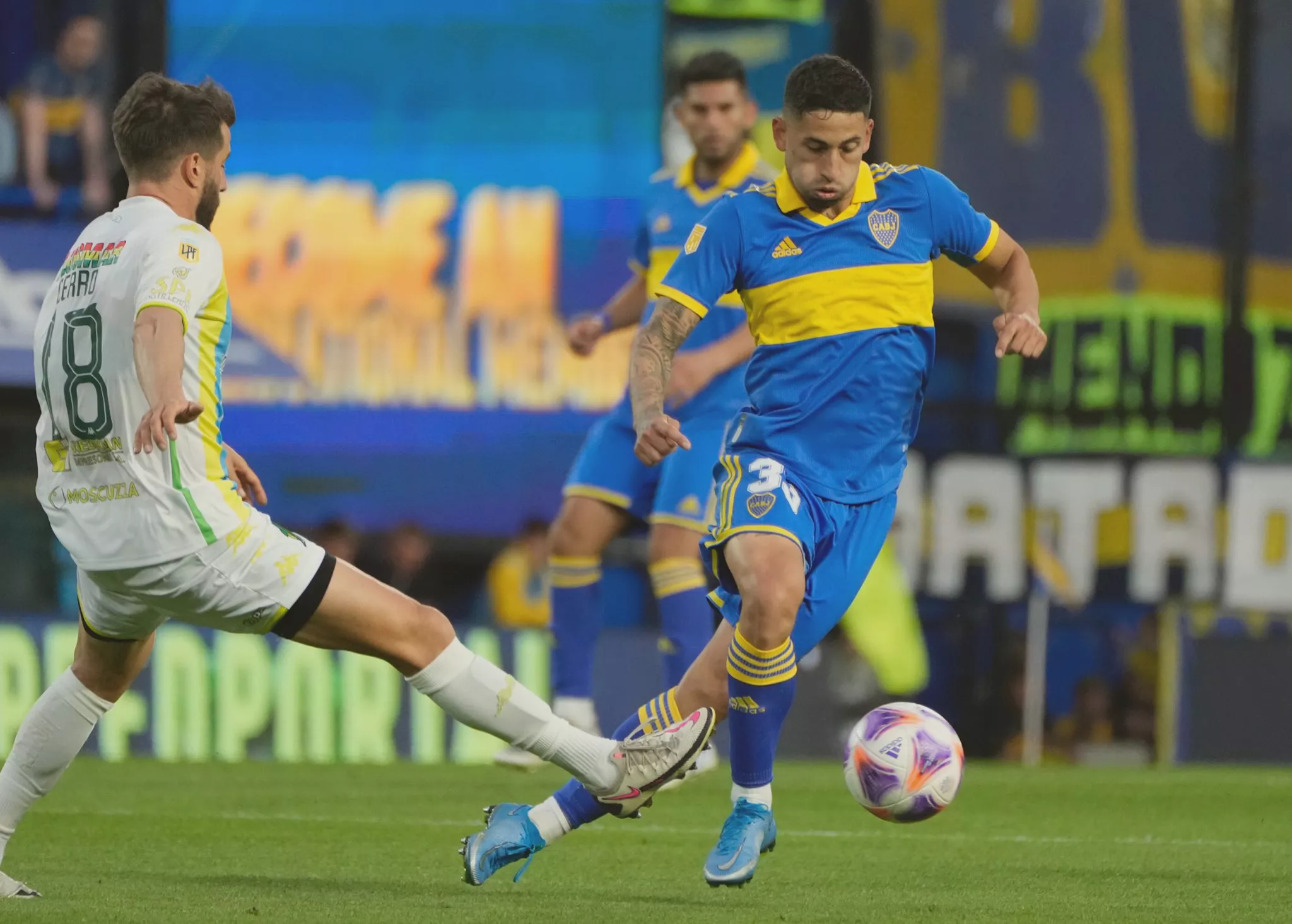 En su visita a Sarmiento, Boca pretende consolidarse en la punta de la Liga