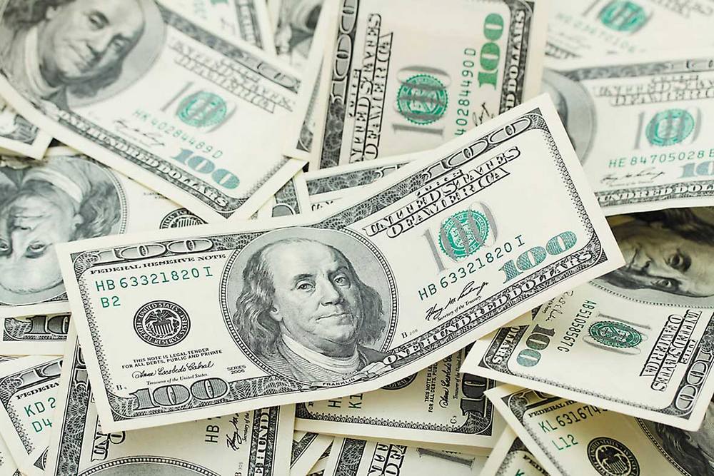 Por cuarto día consecutivo, el dólar aumentó y cerró alrededor de los $28,20