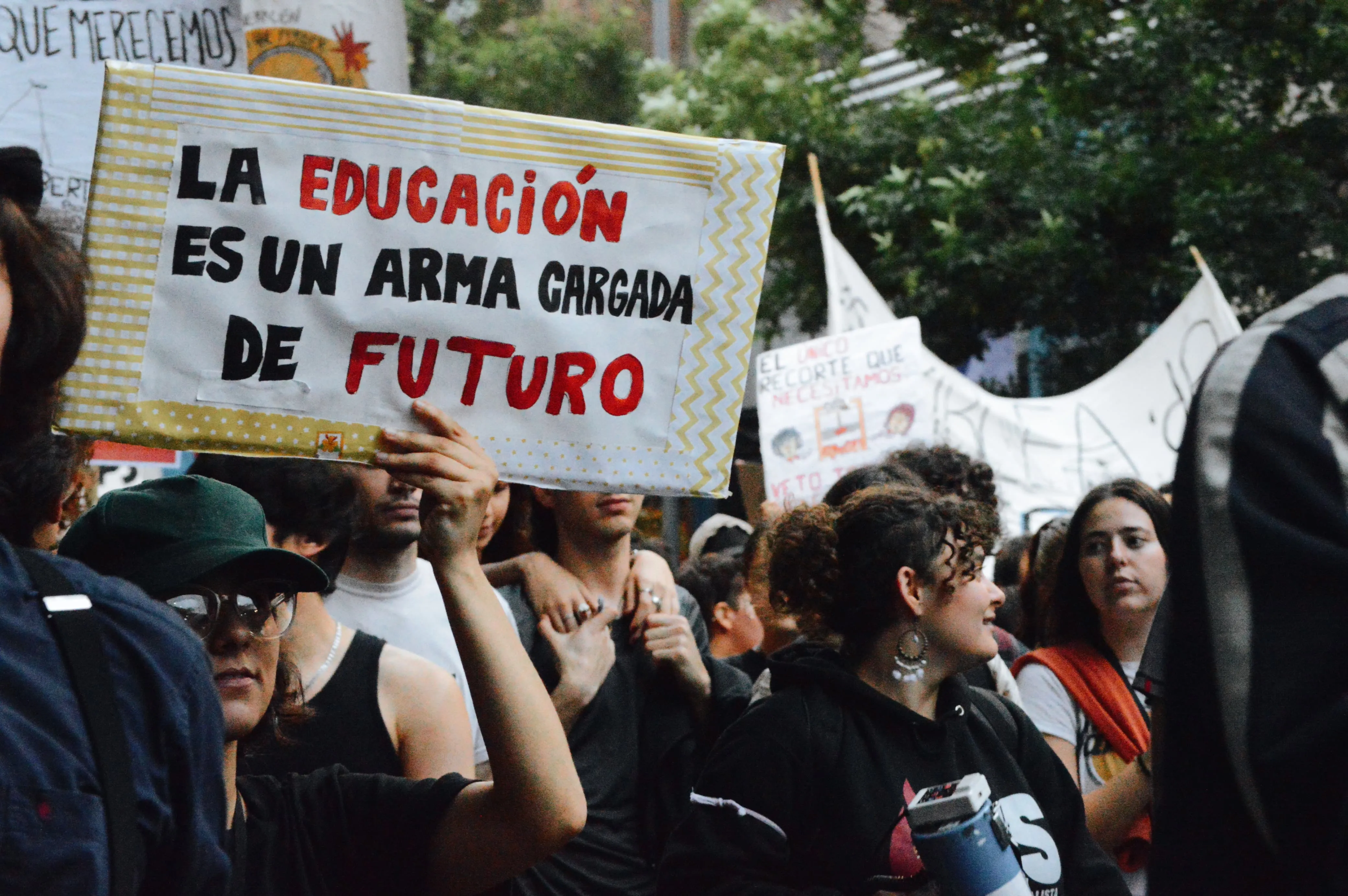 Tercera Marcha Federal: miles de estudiantes y docentes se movilizaron ...
