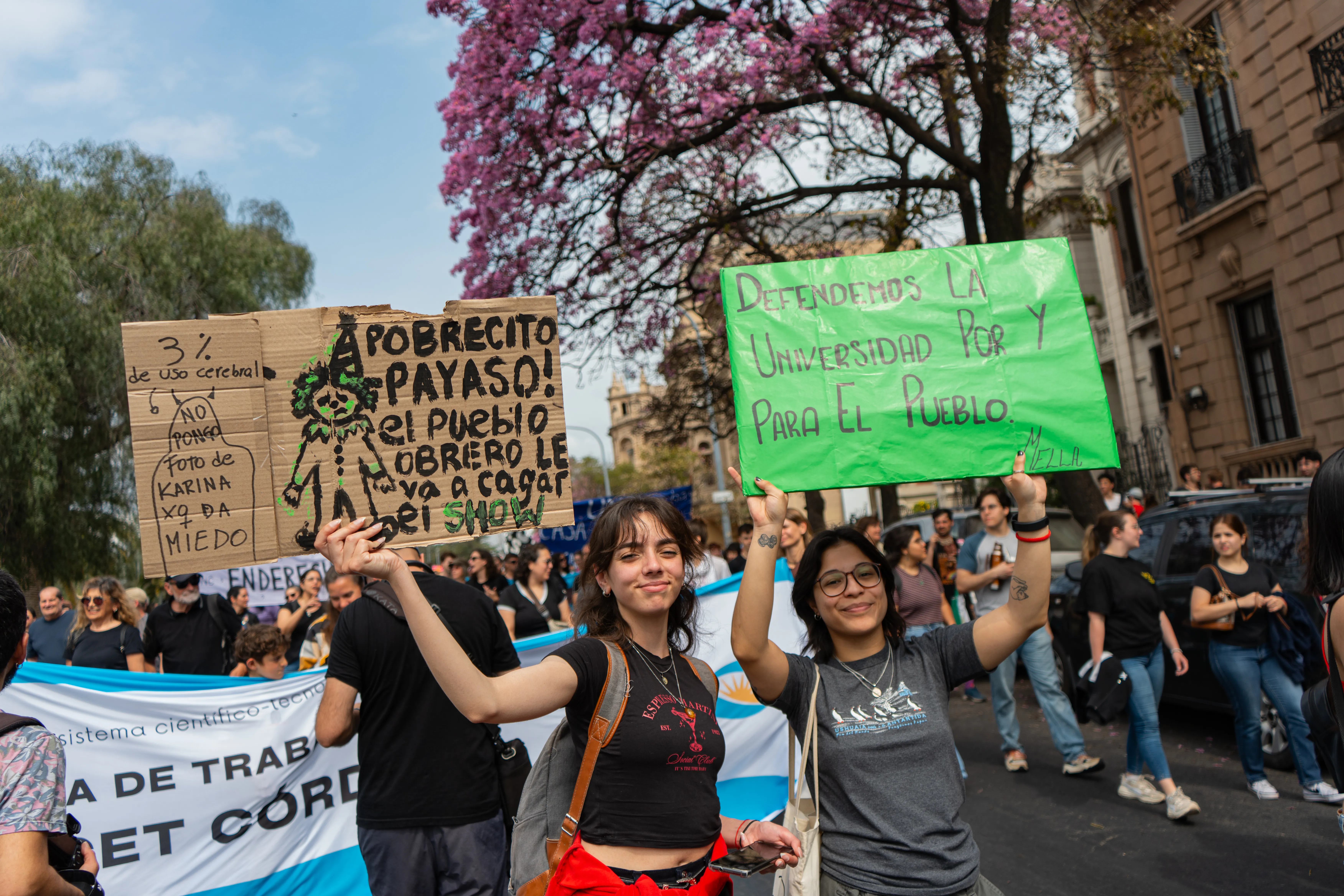 En defensa de los salarios: en Córdoba hubo un "altísimo acatamiento" al paro universitario thumbnail