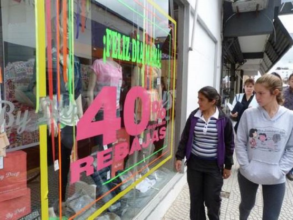 Las ventas minoristas acumulan 20 meses de caída consecutiva