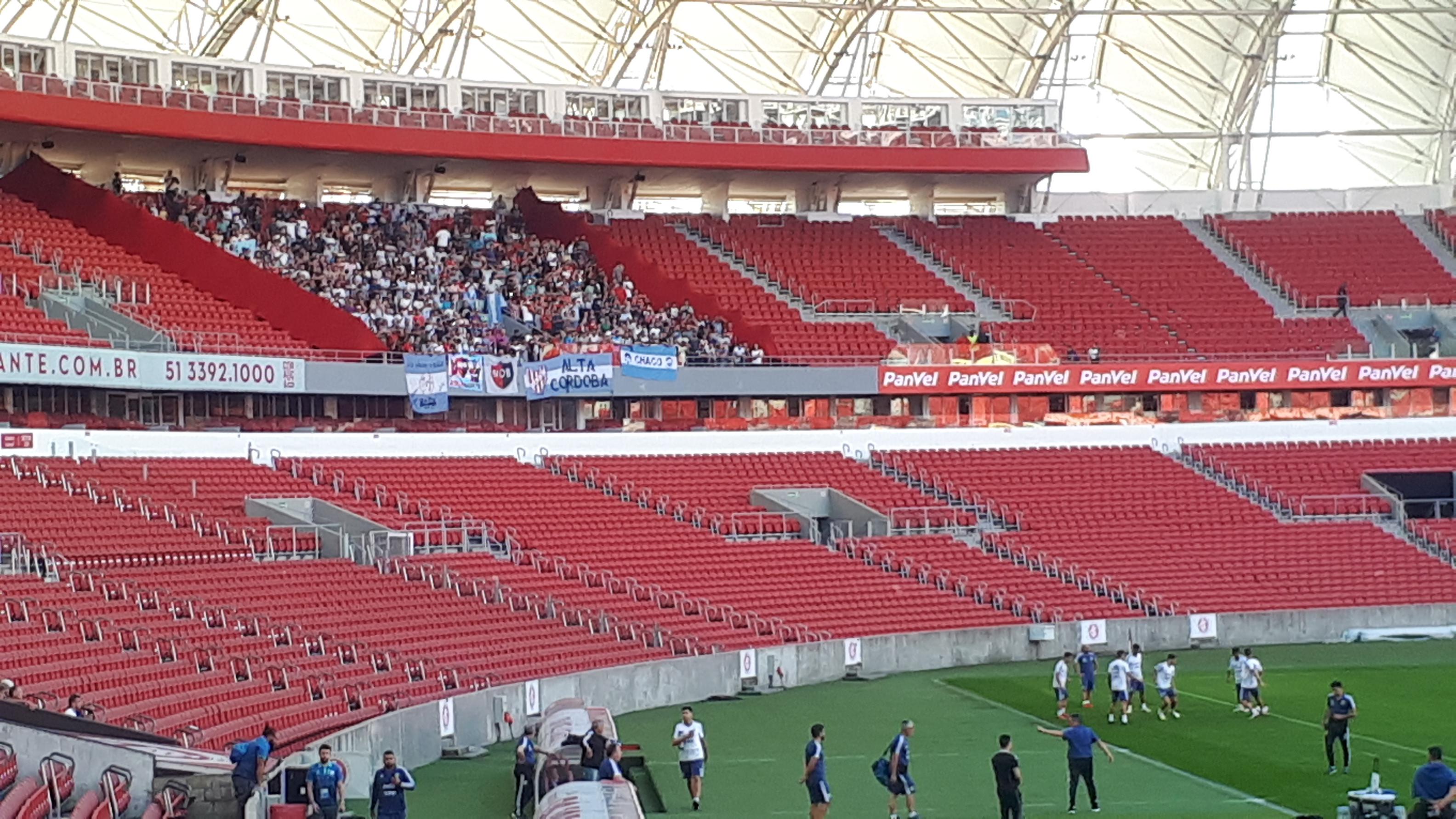 Argentina entrenó con aliento en Beira Río