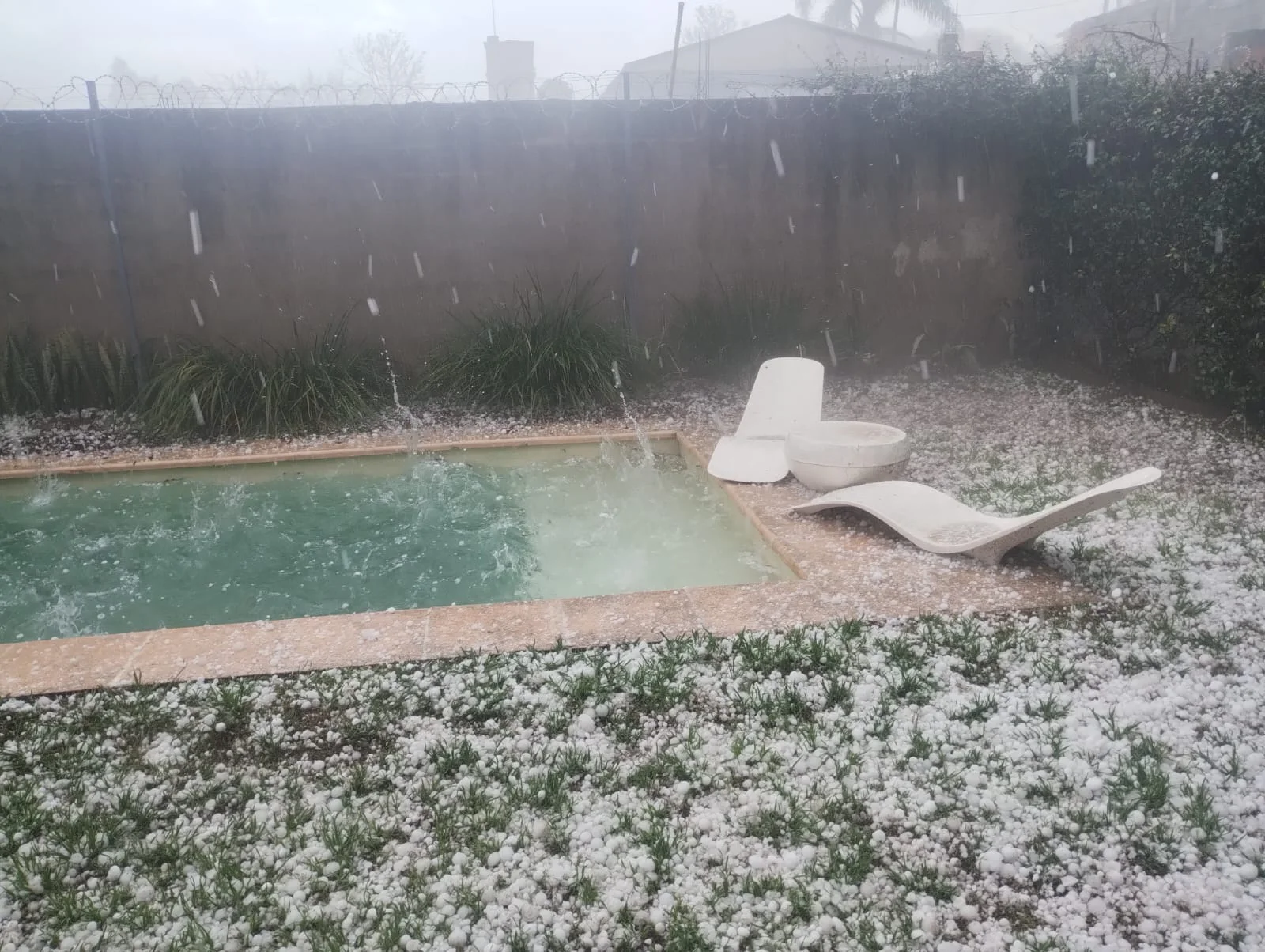 Intensa caída de granizo en zona noroeste de la ciudad y parte del Gran Córdoba thumbnail