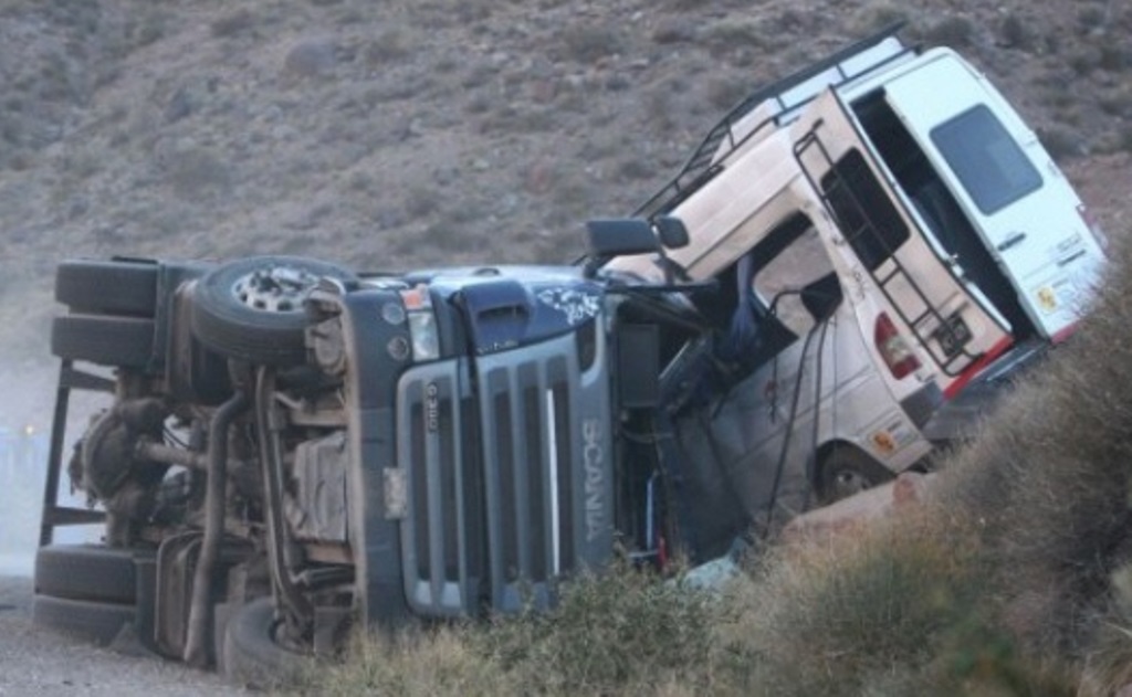 Tragedia en Mendoza: ya son cinco los muertos en un accidente en la Ruta 7