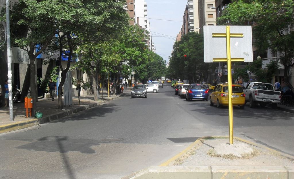Habilitan nuevas paradas de colectivos por obras en Av. Estrada