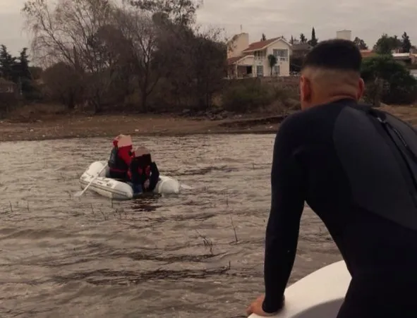 Rescate en el Lago San Roque (gentileza)