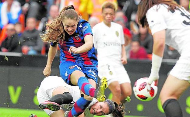 BANINI LEVANTE FUTBOL FEMENINO