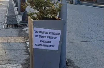 rechazo de milei en Ushuaia.jpg 2