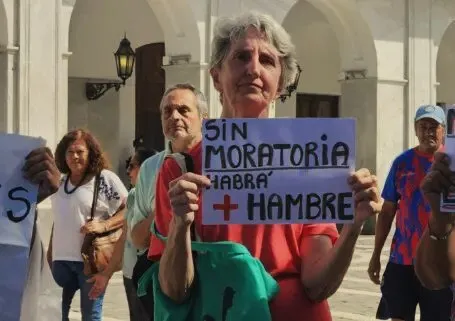 Sin-moratoria-habrá-hambre-_Prensa-Obrera_ (1)