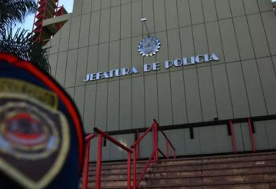 jefatura de policía by Twitter Policía