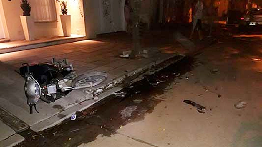 choque-fatal-moto-auto-estacionado-2