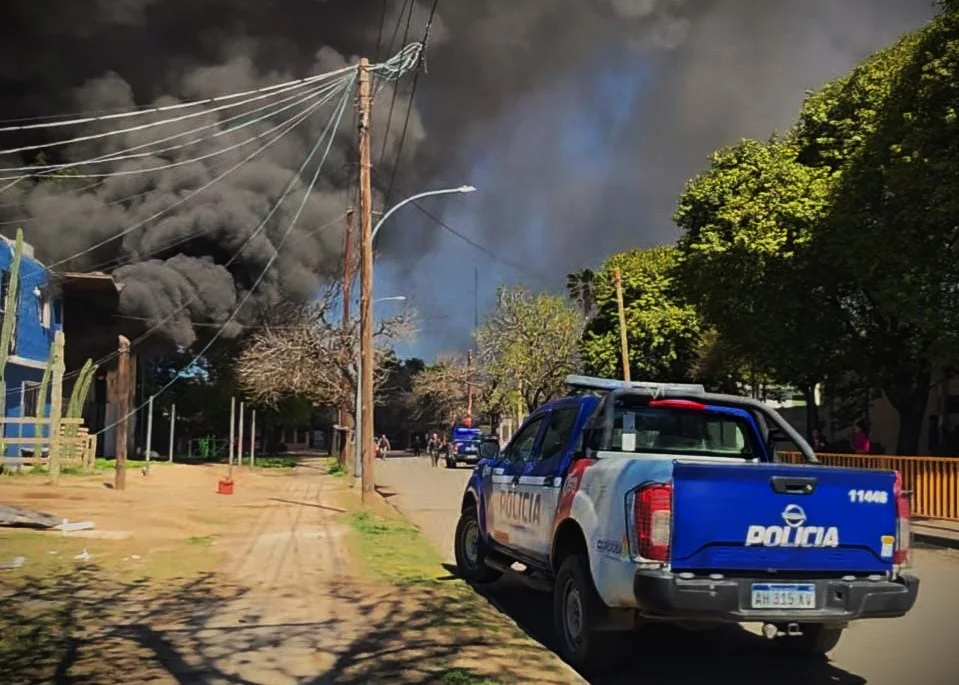 Incendio en barrio Palmar (Policía) 01