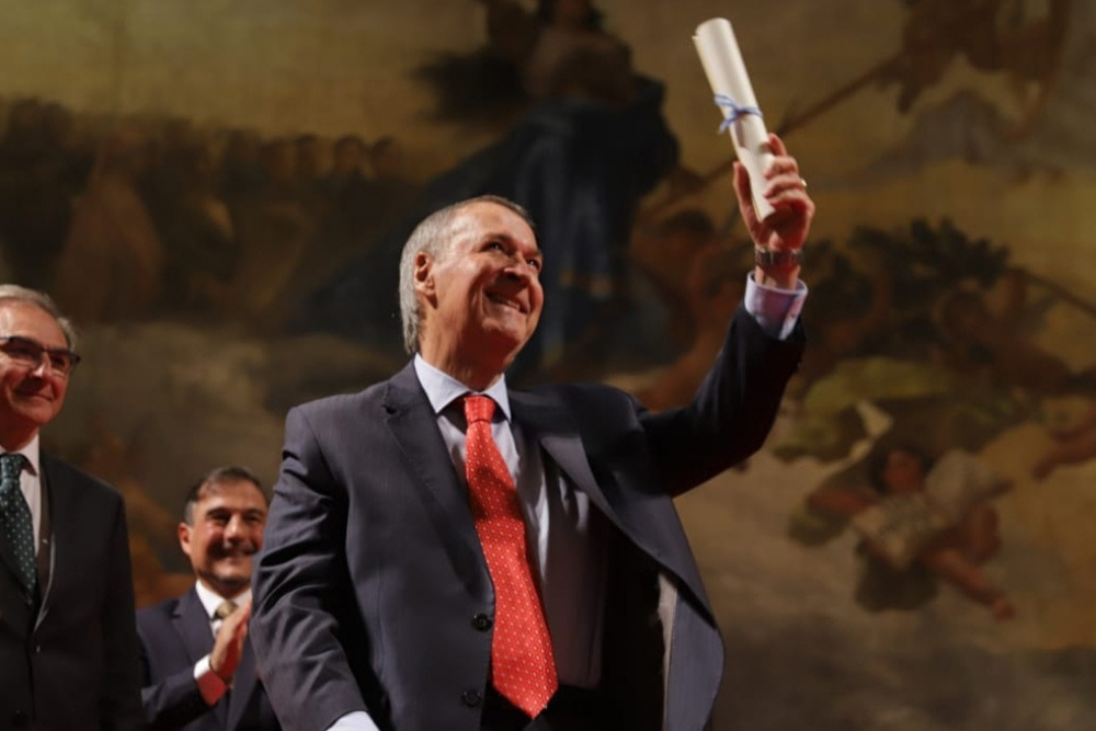 Schiaretti diploma Prensa Gobierno