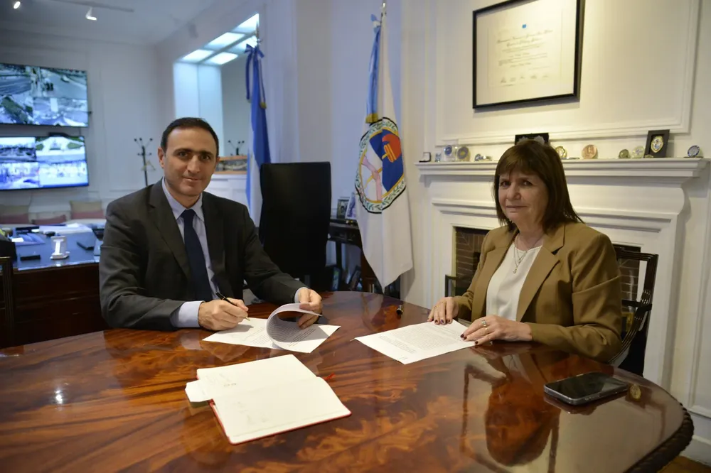 Julián López con Patricia Bullrich