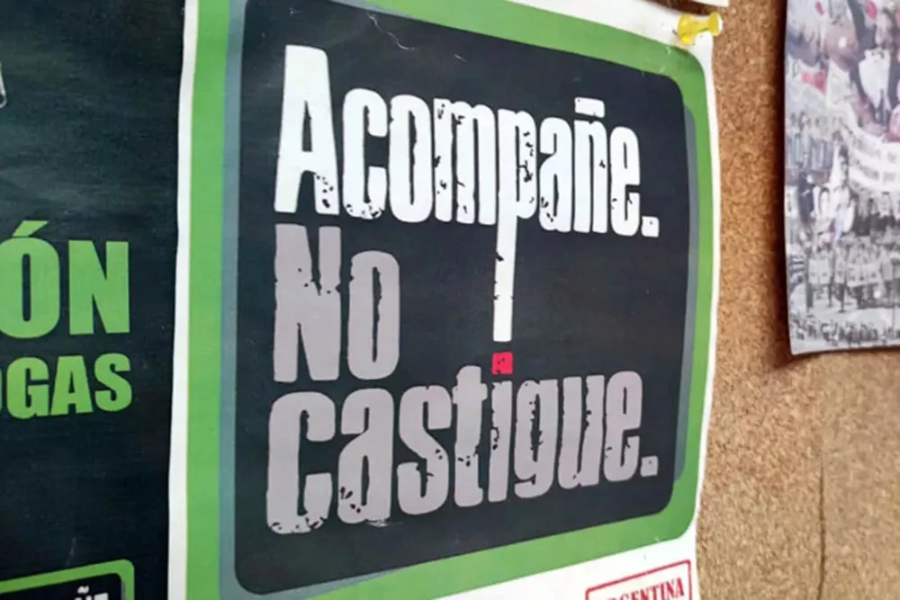 acompane no castigue 