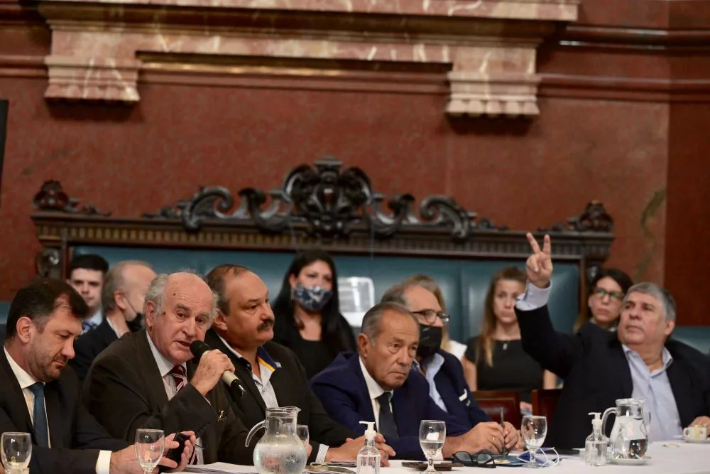 Proyecto pgo deuda con fondos fugados by Télam 