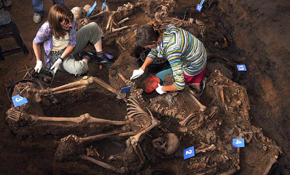 Equipo de Antropología Forense EAAF @EditorialUNQ