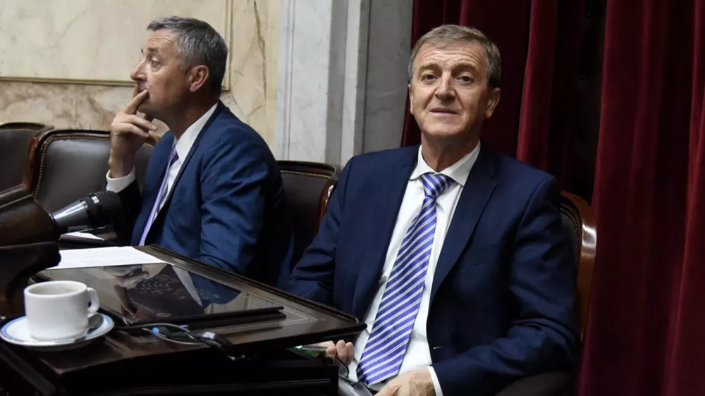 Aníbal Tortoriello y gentileza