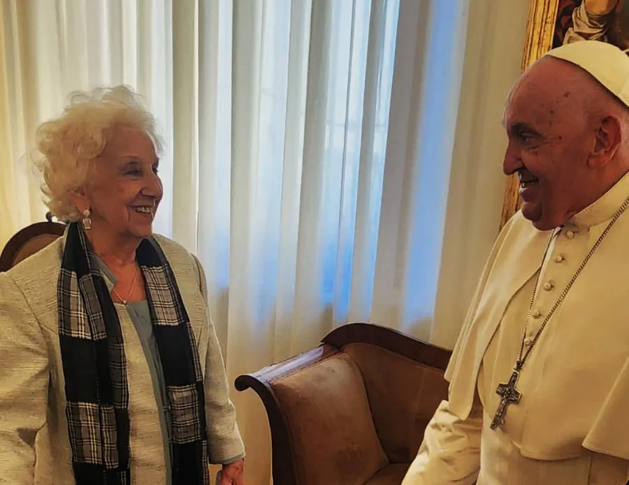 Estela de Carlotto y el Papa Francisco (Abuelas de Plaza de Mayo)