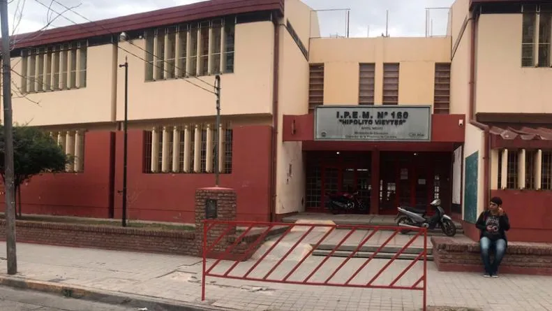 gas pimienta escuela