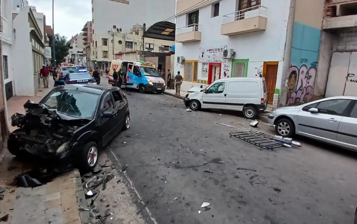 Accidente vial en calle Caseros by gentileza