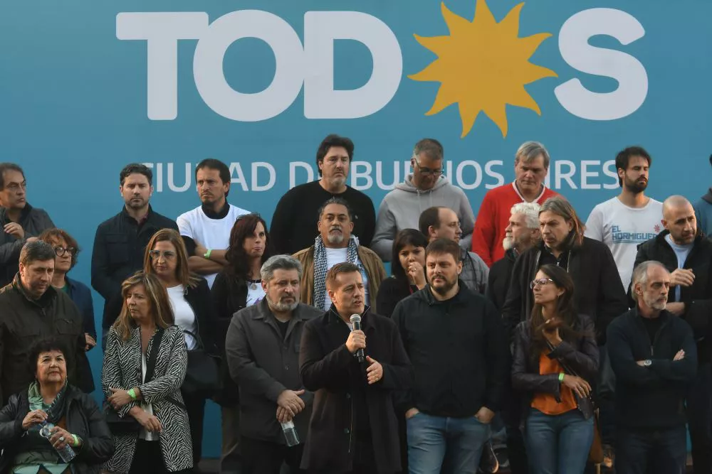 Acto en Pque Lexzama by Télam
