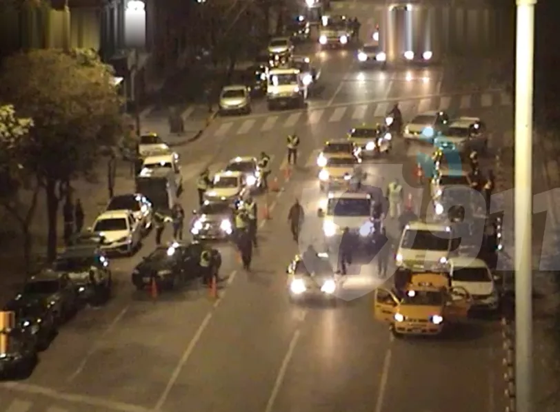 Inspector atropellado por automovilista en Nueva Córdoba (captura de cámara de seguridad)