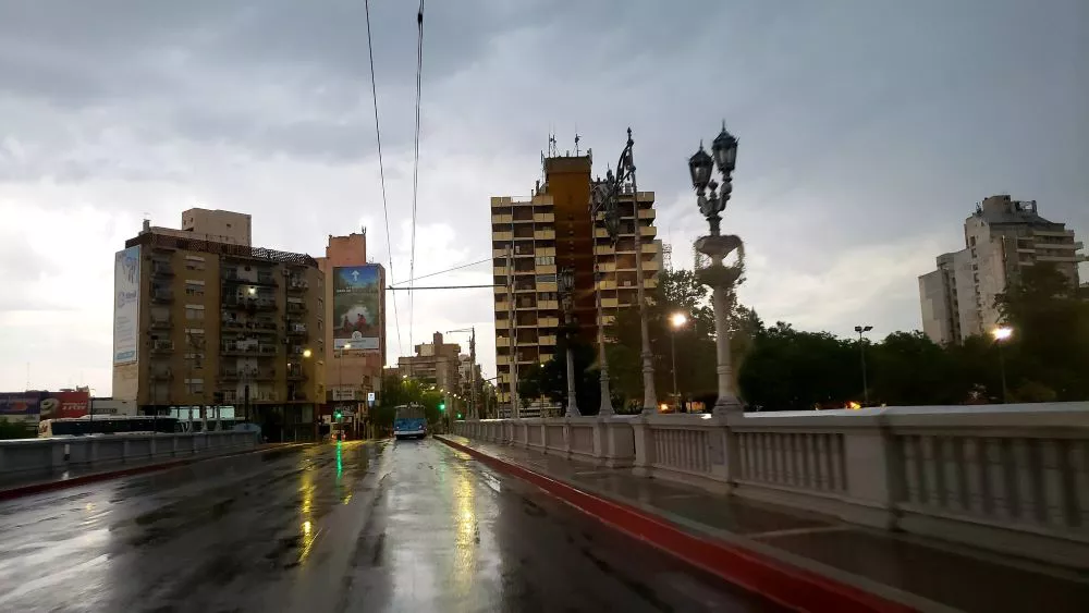 Córdoba lluvia by tw Leo Guevara