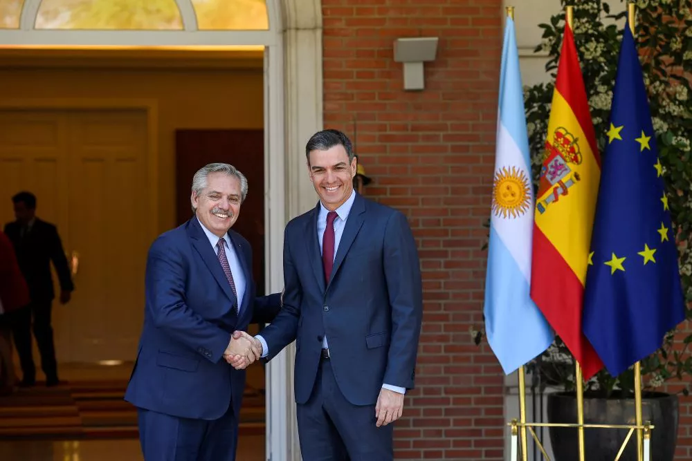 Alberto con Pedro Sánchez by Télam