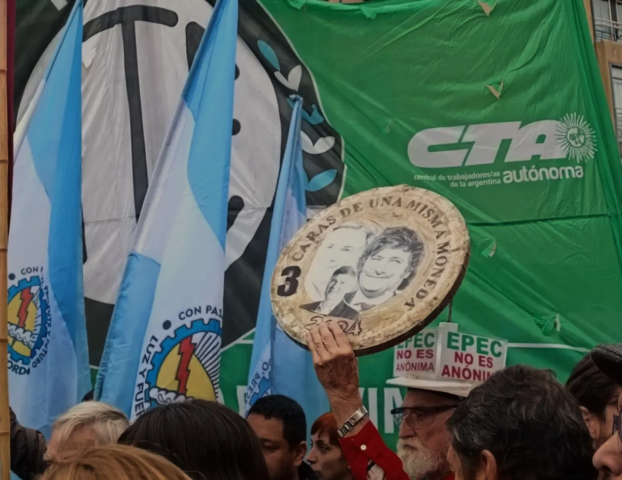 Manifestación gremial frente al Patio Olmos (Miriam Campos)