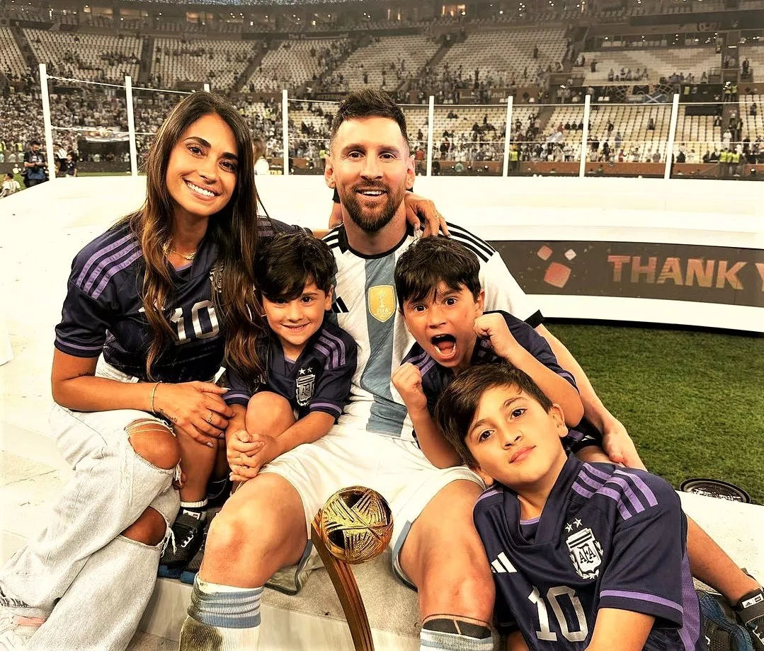 Lionel Messi con su familia (Instagram Leo Messi)