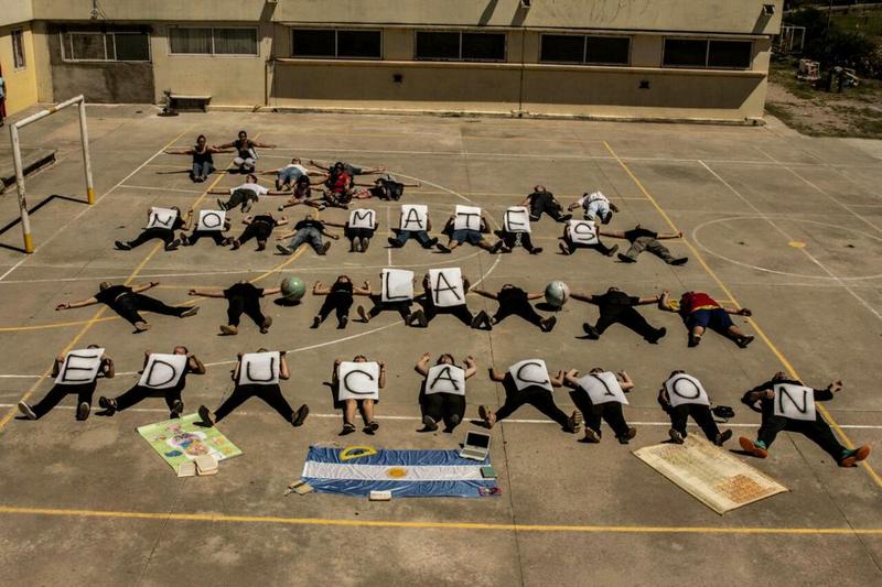 No mates a la educacion