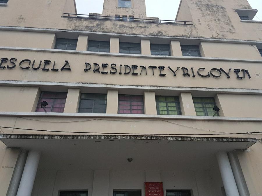 escuela sin agua by leo guevara