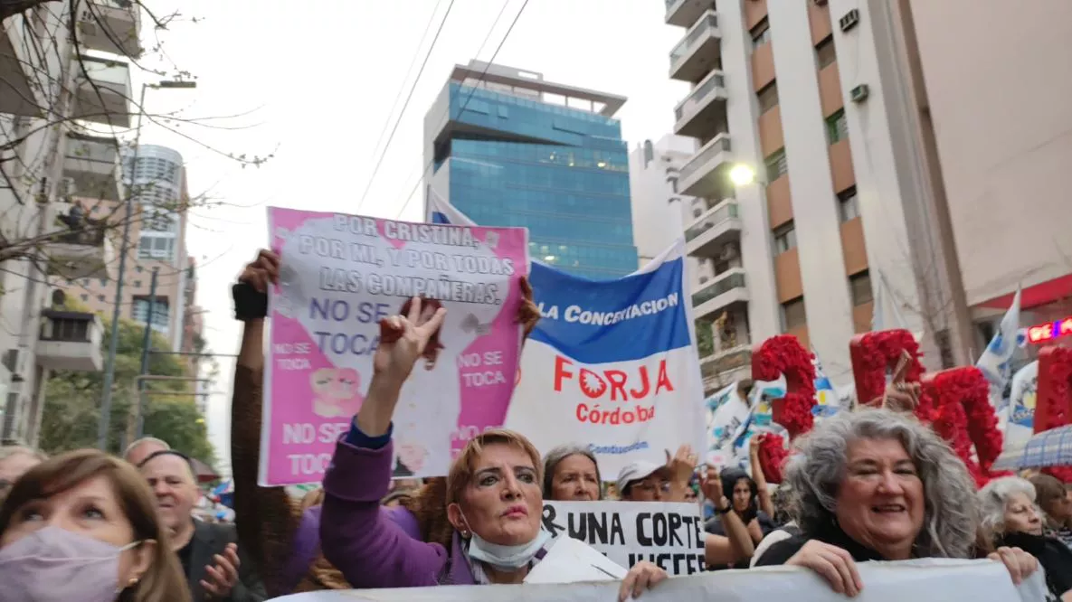 Marcha CFK 6