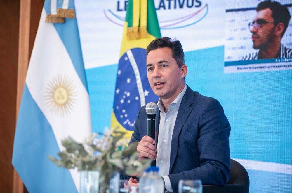 Manuel Calvo abrió el II Foro de Poderes Legislativos en Córdoba