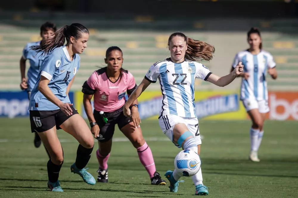 Con tres goles de Yamila Rodríguez, Argentina superó a Uruguay 5 a 0