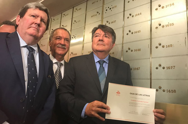 Schiaretti-en-Caja-de-las-Letras-del-instituto-Cervantes