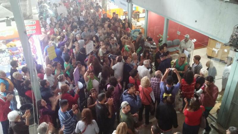 marcha vecinos carlos paz (2)