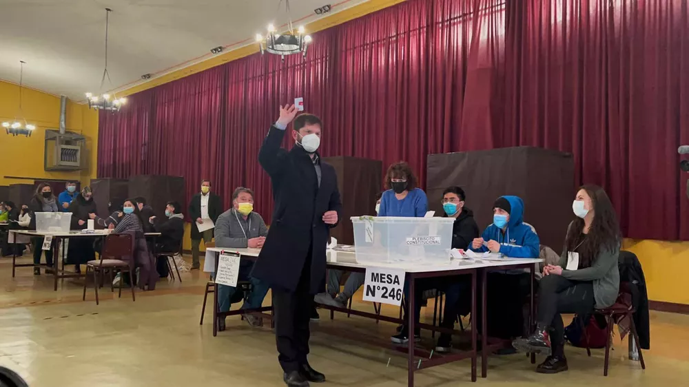 Boric voto plebiscito by Télam
