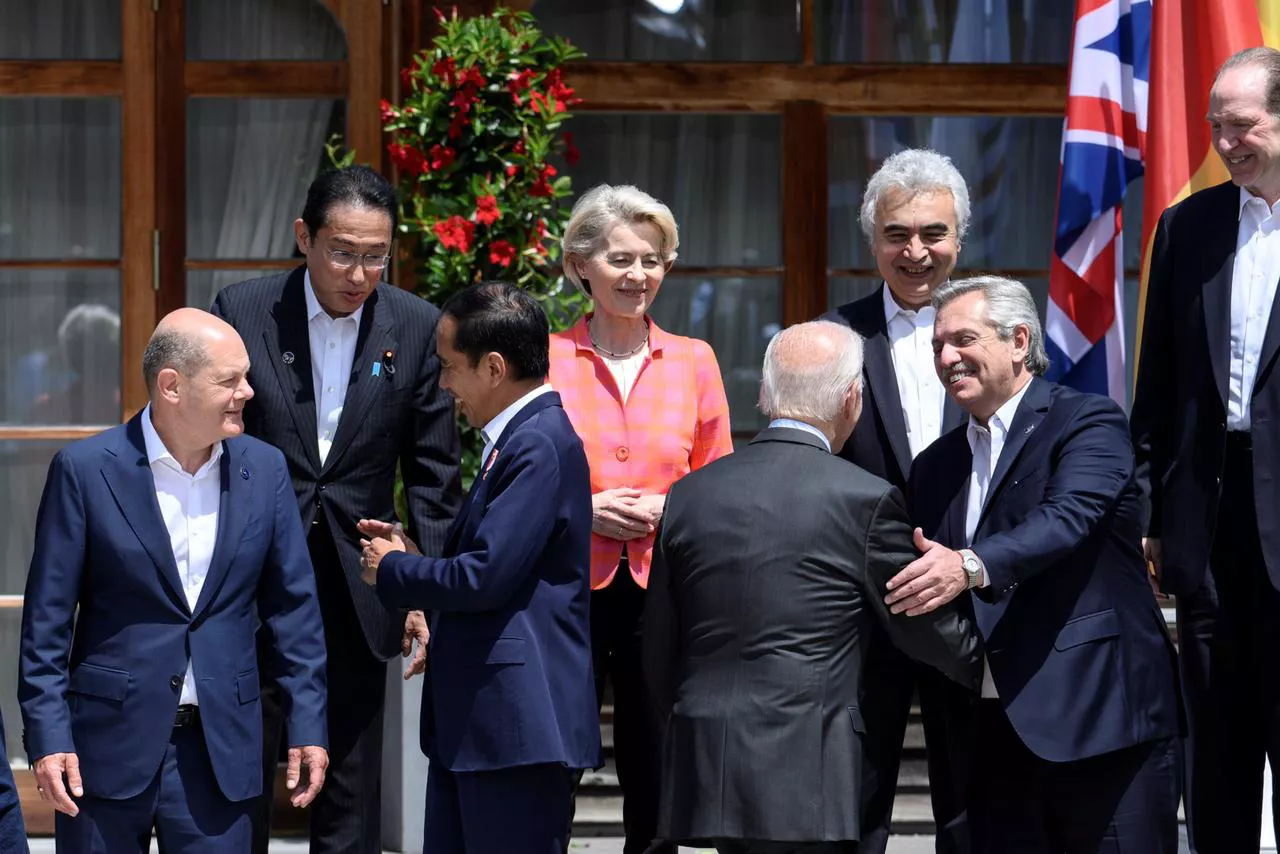 G 7 by NA