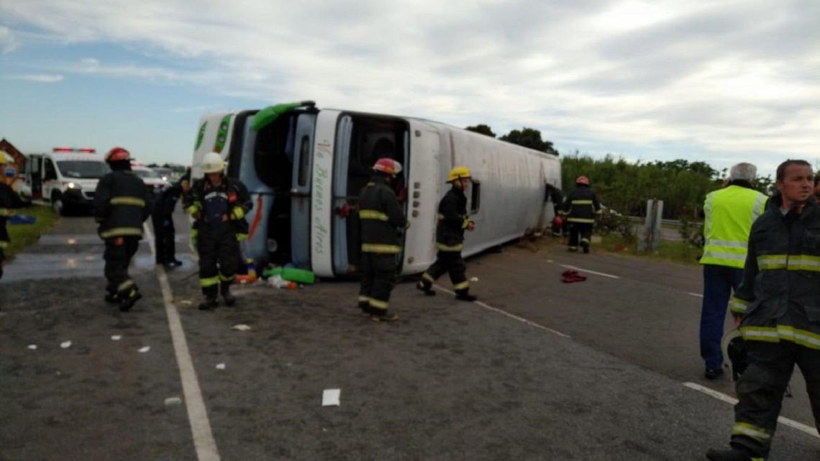 accidente ruta 2 gentileza bomberos castelli