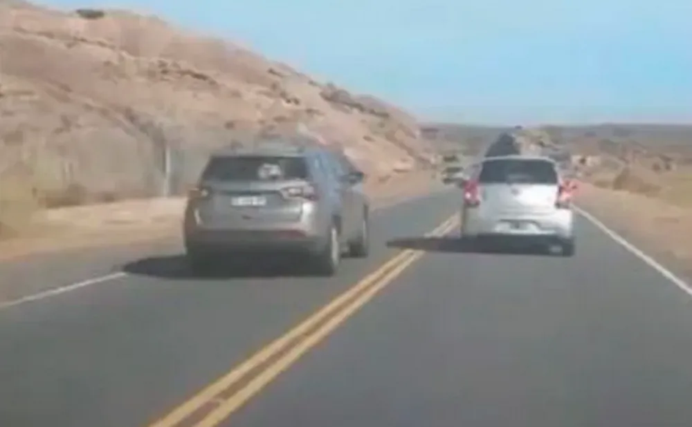 Captura de video sobrepaso de doble linea amarilla
