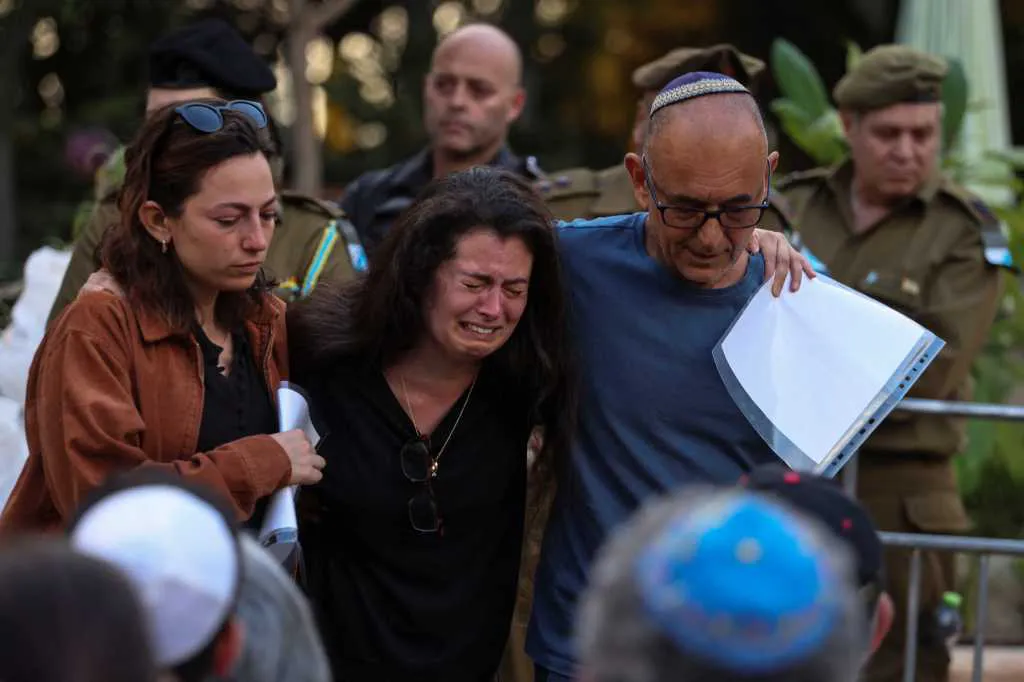 Funerales de soldado israelí muerto por Hamas by NA